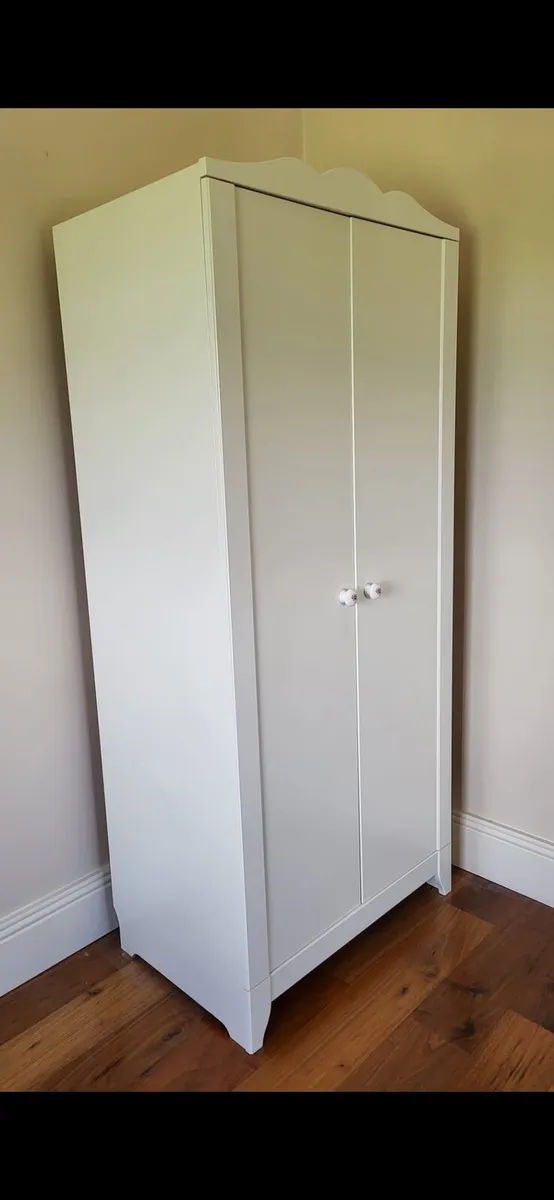 Childs Wardrobe & Changing unit - Image 2