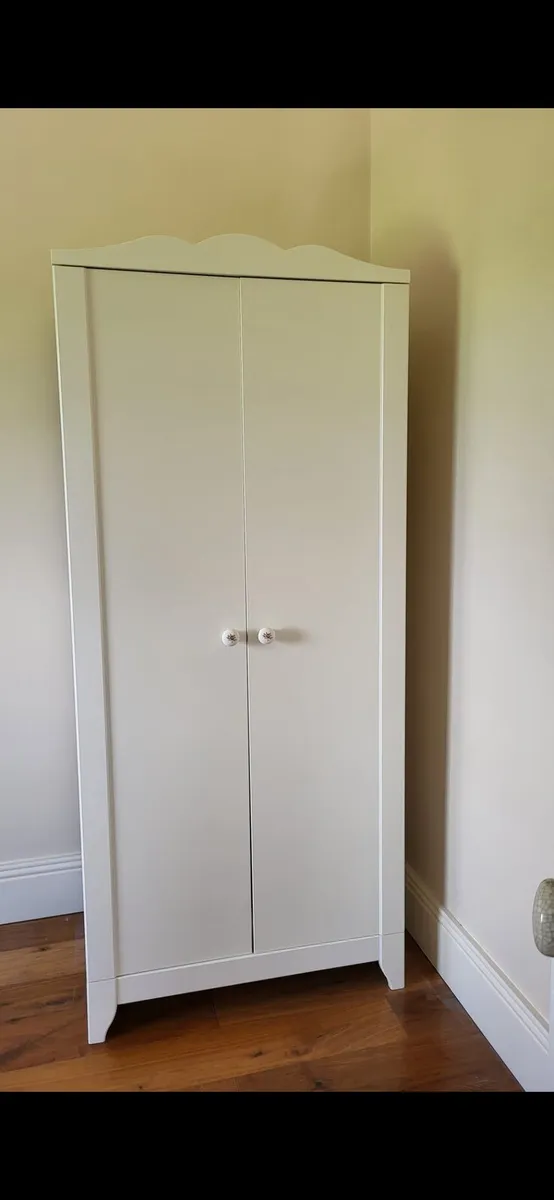 Childs Wardrobe & Changing unit - Image 1