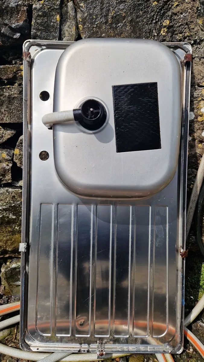 Kitchen sink & drainboard - Image 2