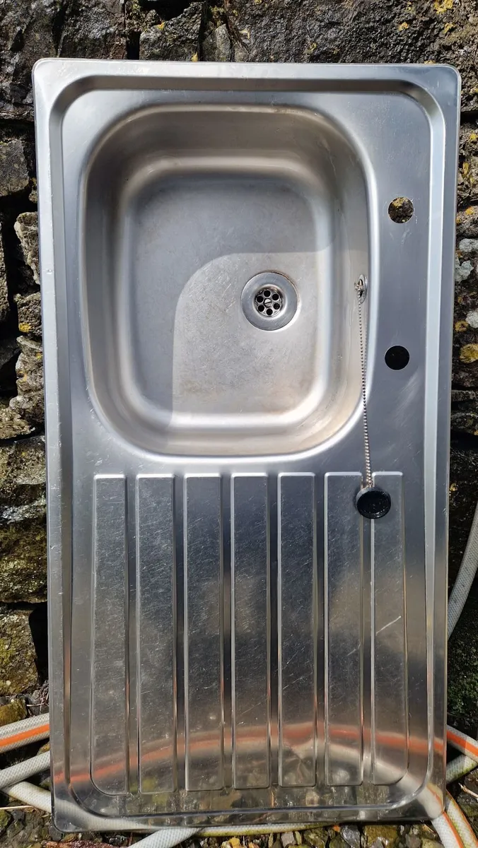 Kitchen sink & drainboard - Image 1