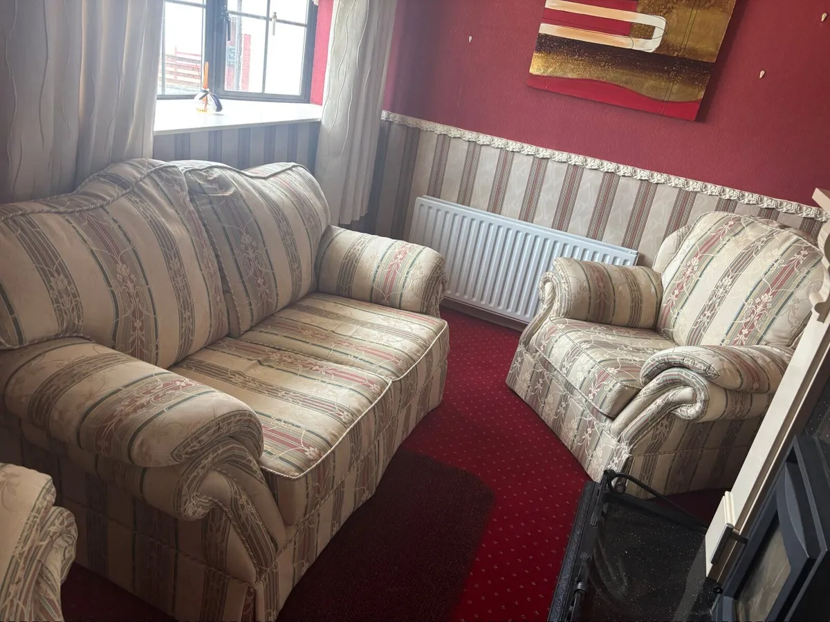 Couch - Image 2