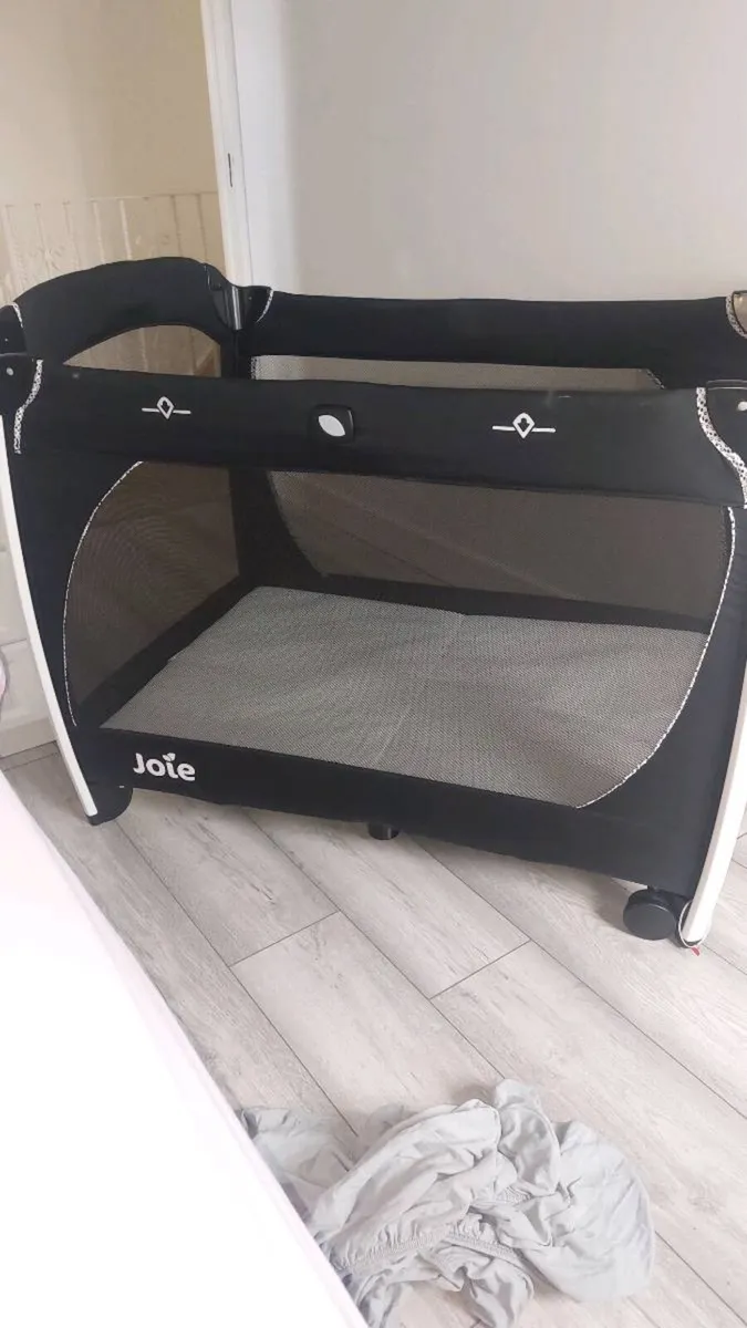 Travel Cot - Image 2