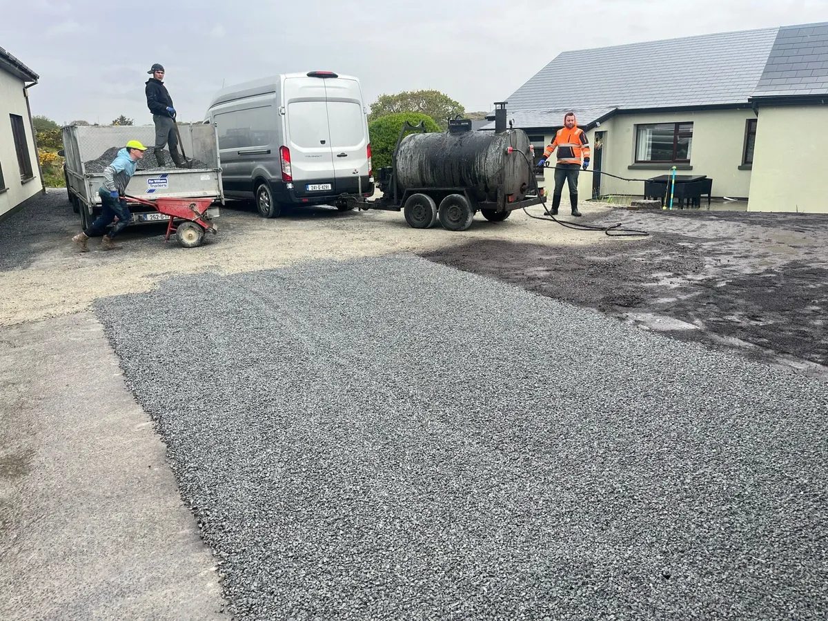 Tar and chipping - Image 2