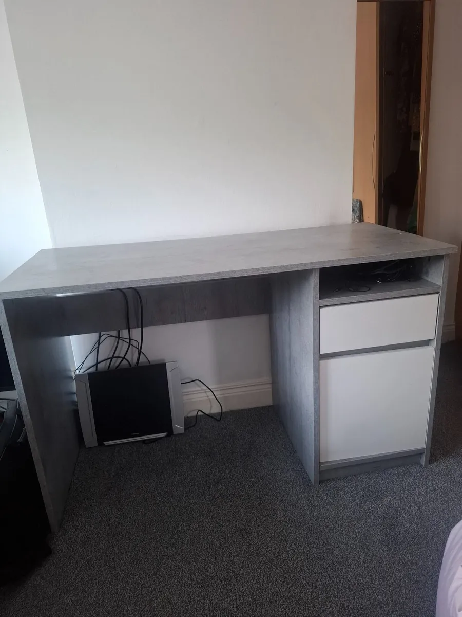 Office Desk - Image 2