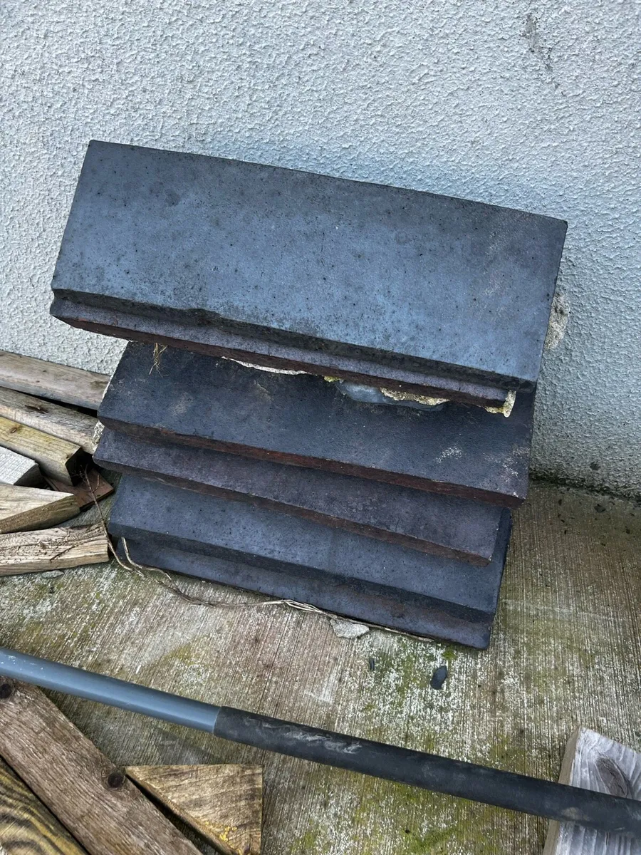 Ridge tiles €5 - Image 1