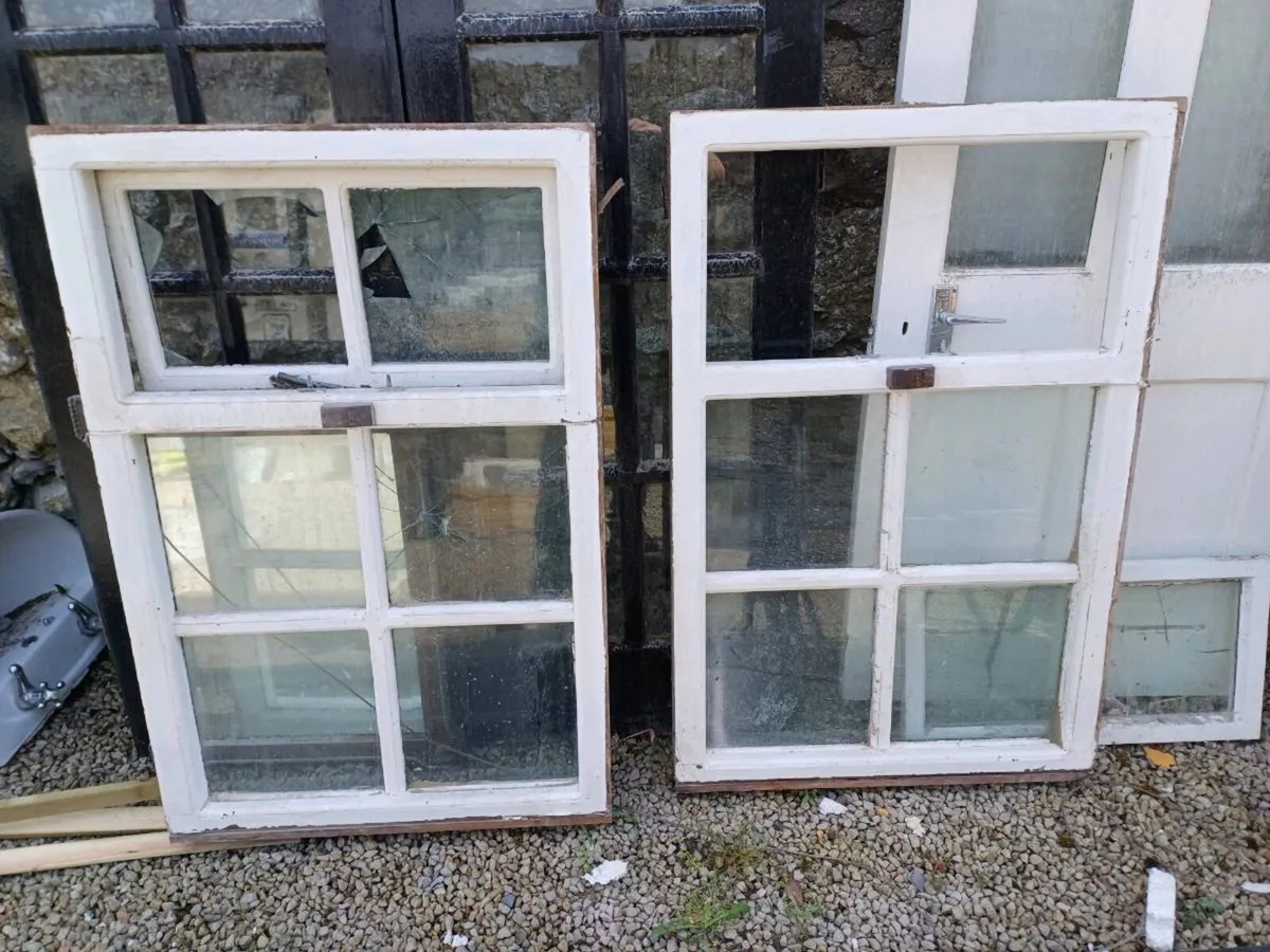 Selection of georgian style teak doors and windows - Image 4