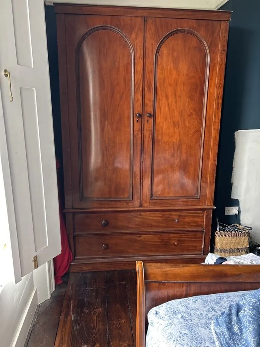 wardrobes - Image 1