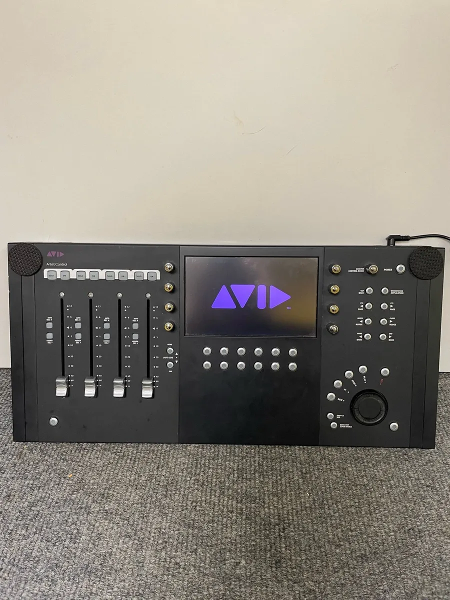 Avid artist control v2 AV Dj controller - Image 1