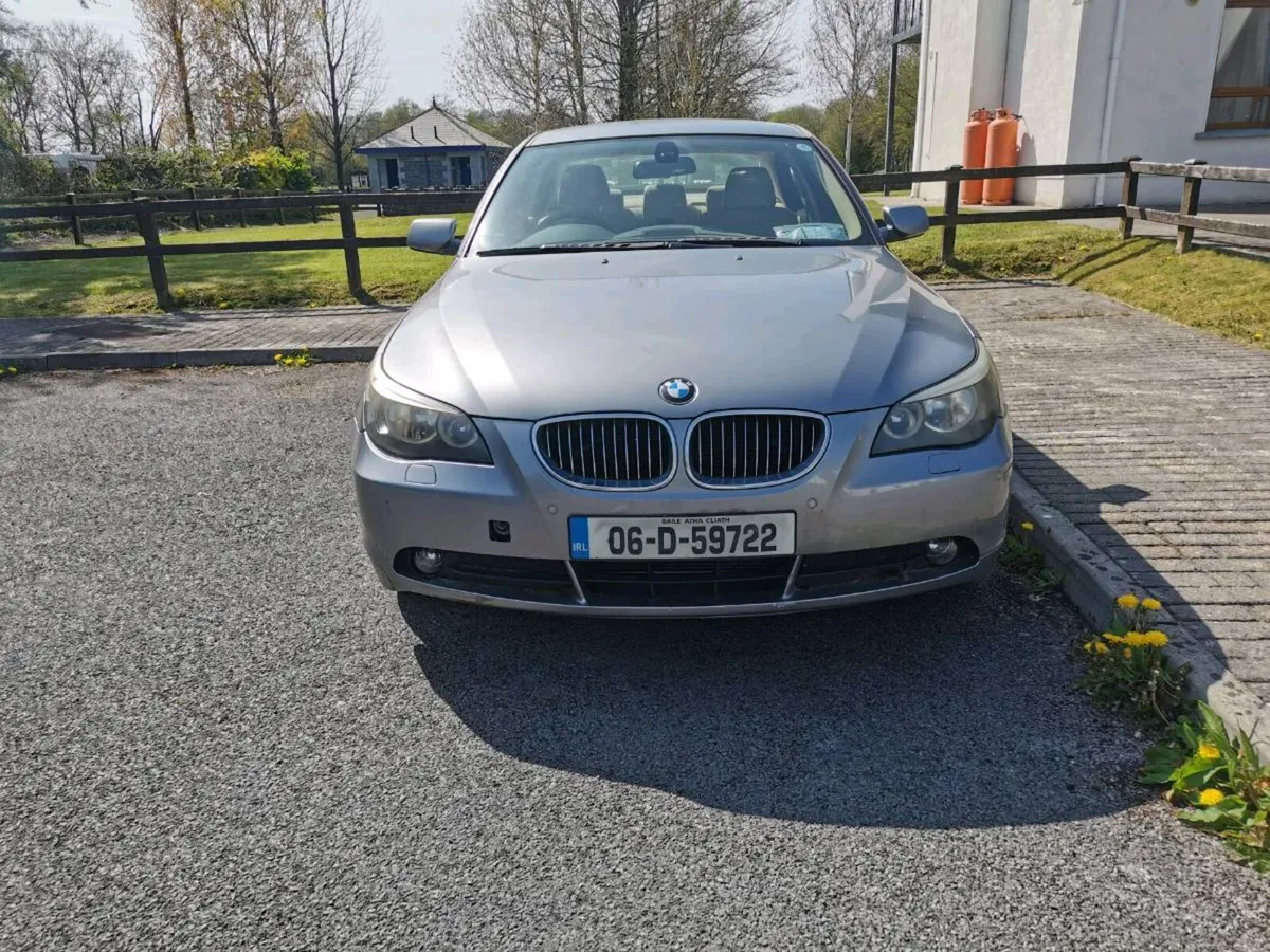 2006 BMW 523i - Image 2