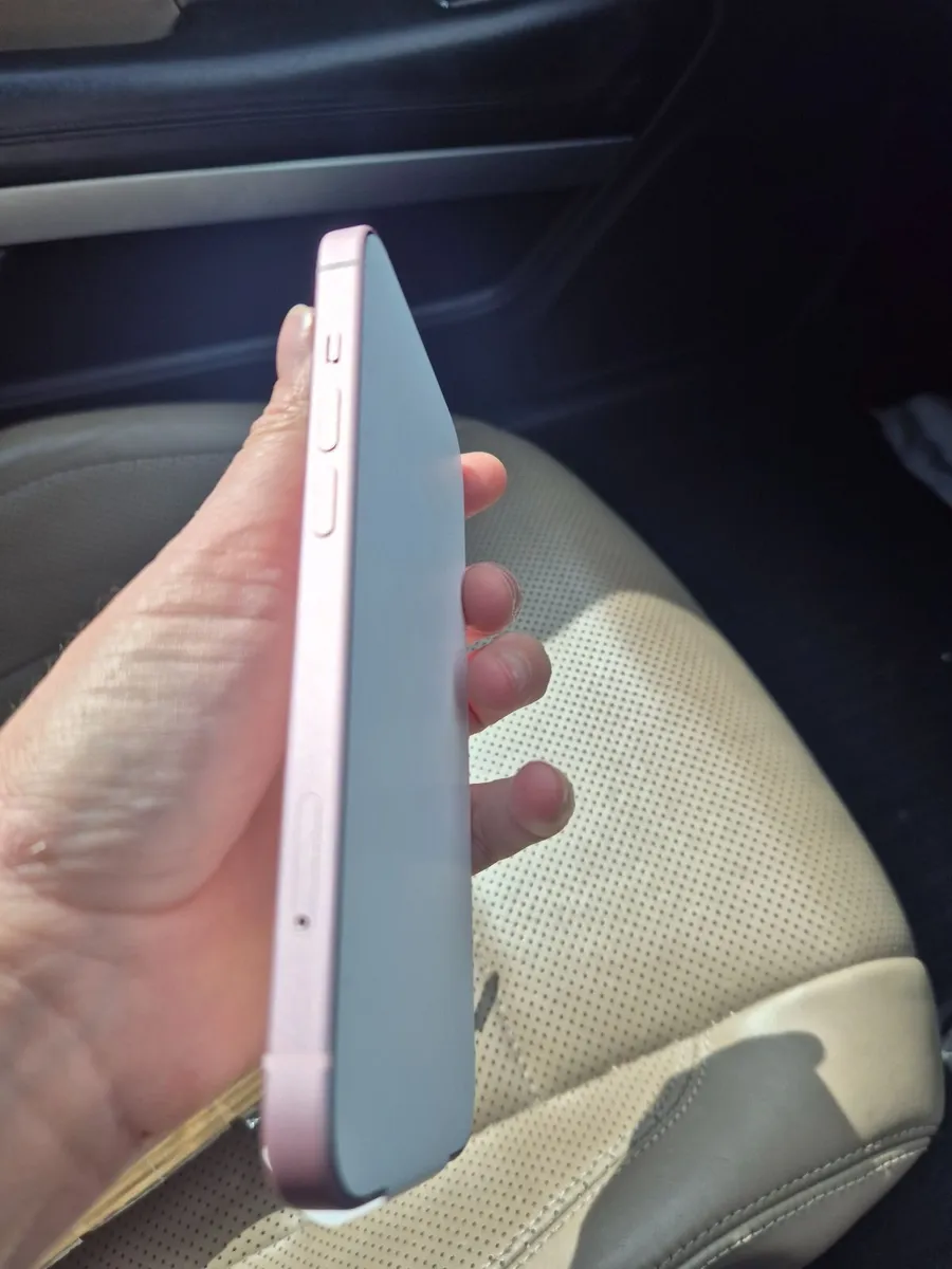 IPHONE 15 PINK BRAND NEW - Image 4