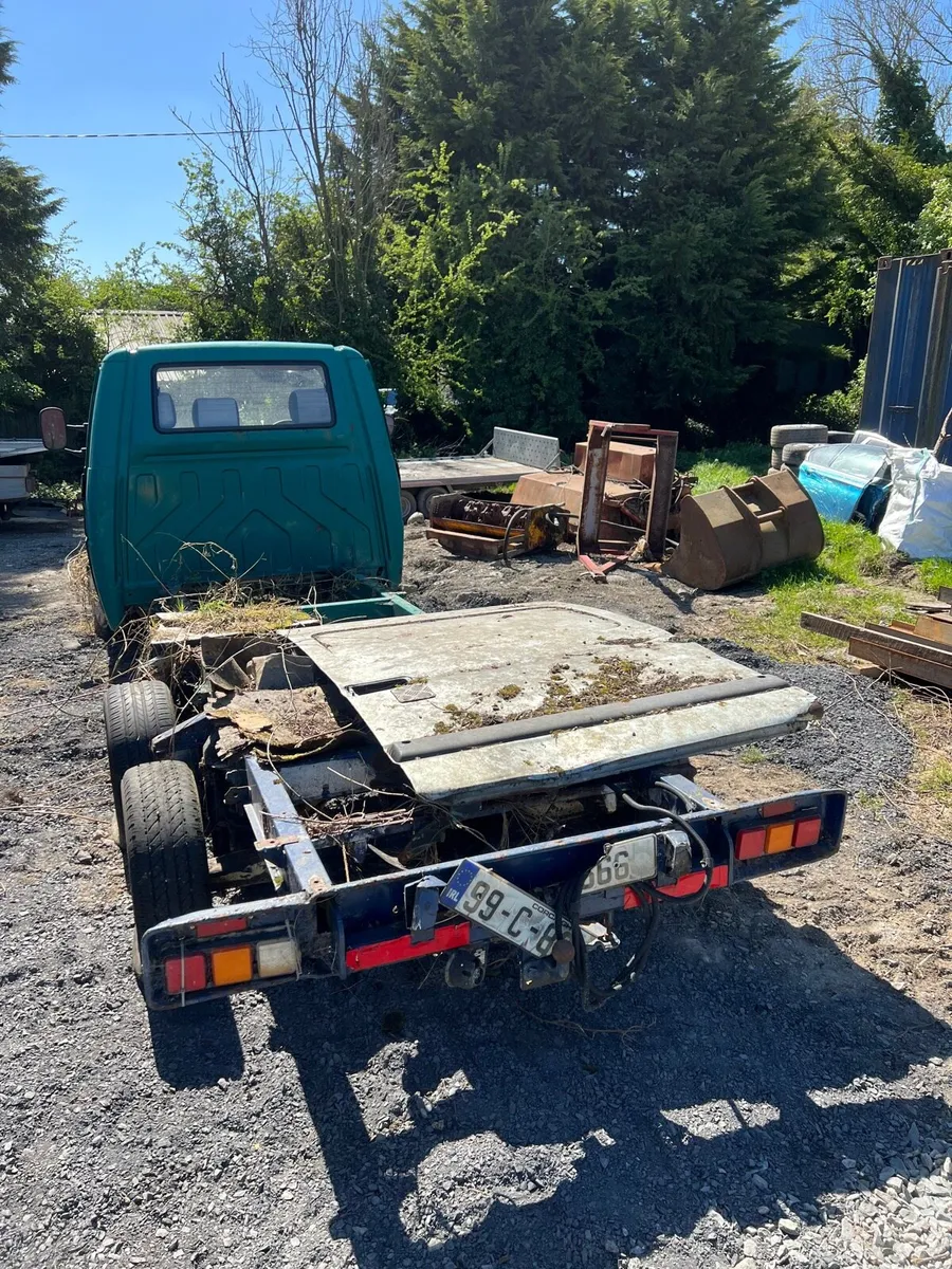 Ford cargo and transporter - Image 3