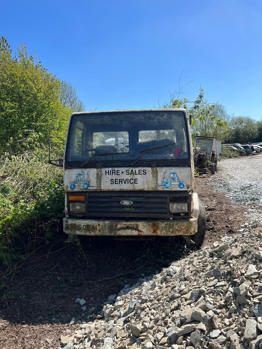 Ford cargo and Vw transporter 1995 - Image 1