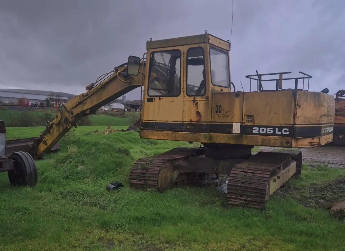 SAME 190 TRACTOR / TYRES / CAT 205 LC DIGGER - Image 3