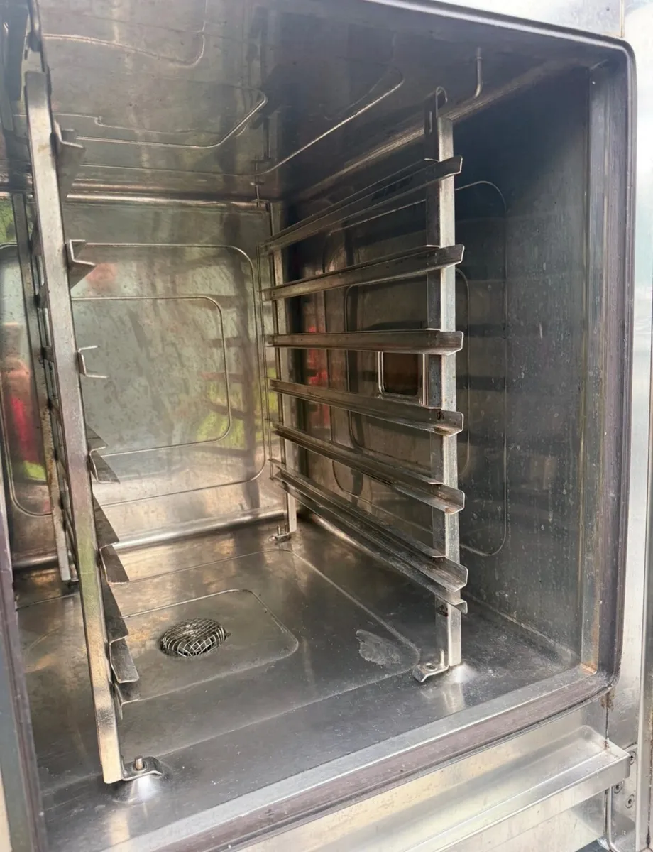 6 rack combi oven 3 phase - Image 1