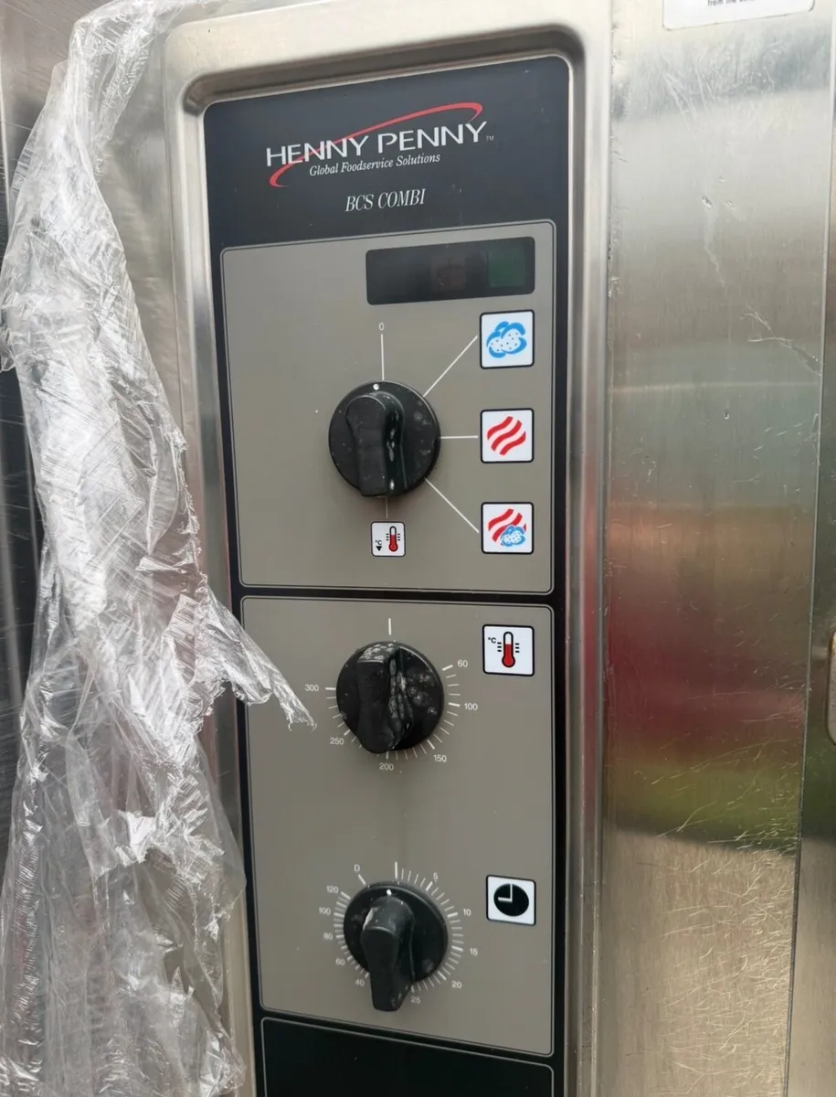 6 rack combi oven 3 phase - Image 2