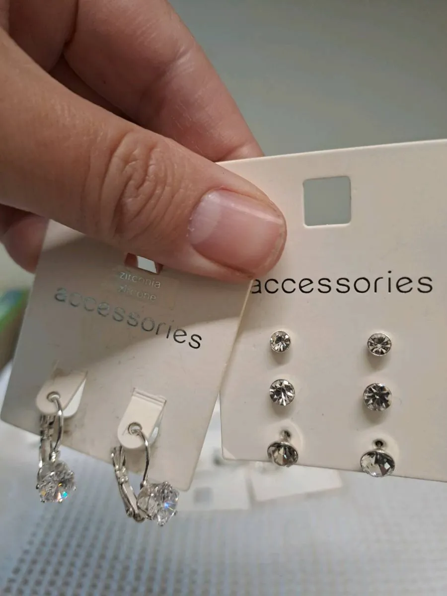 Sparkly Earrings Bundle 11 Pairs NEW - Image 4