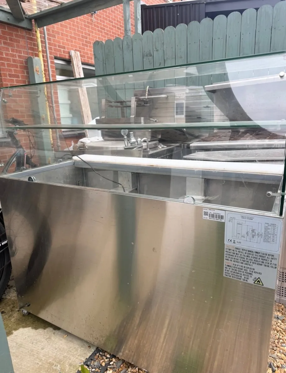 Deli serve over fridges - Image 2