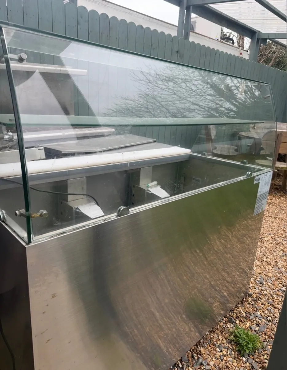 Deli serve over fridges - Image 1