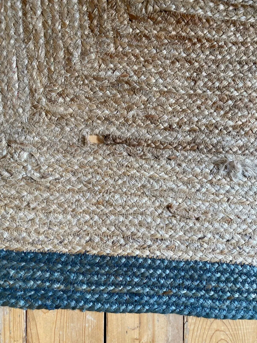 Free rug - Image 2