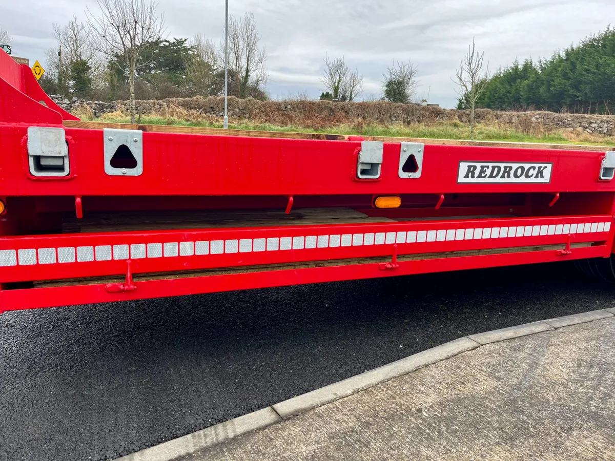 New Redrock Tri Axle Low Loader - Image 4