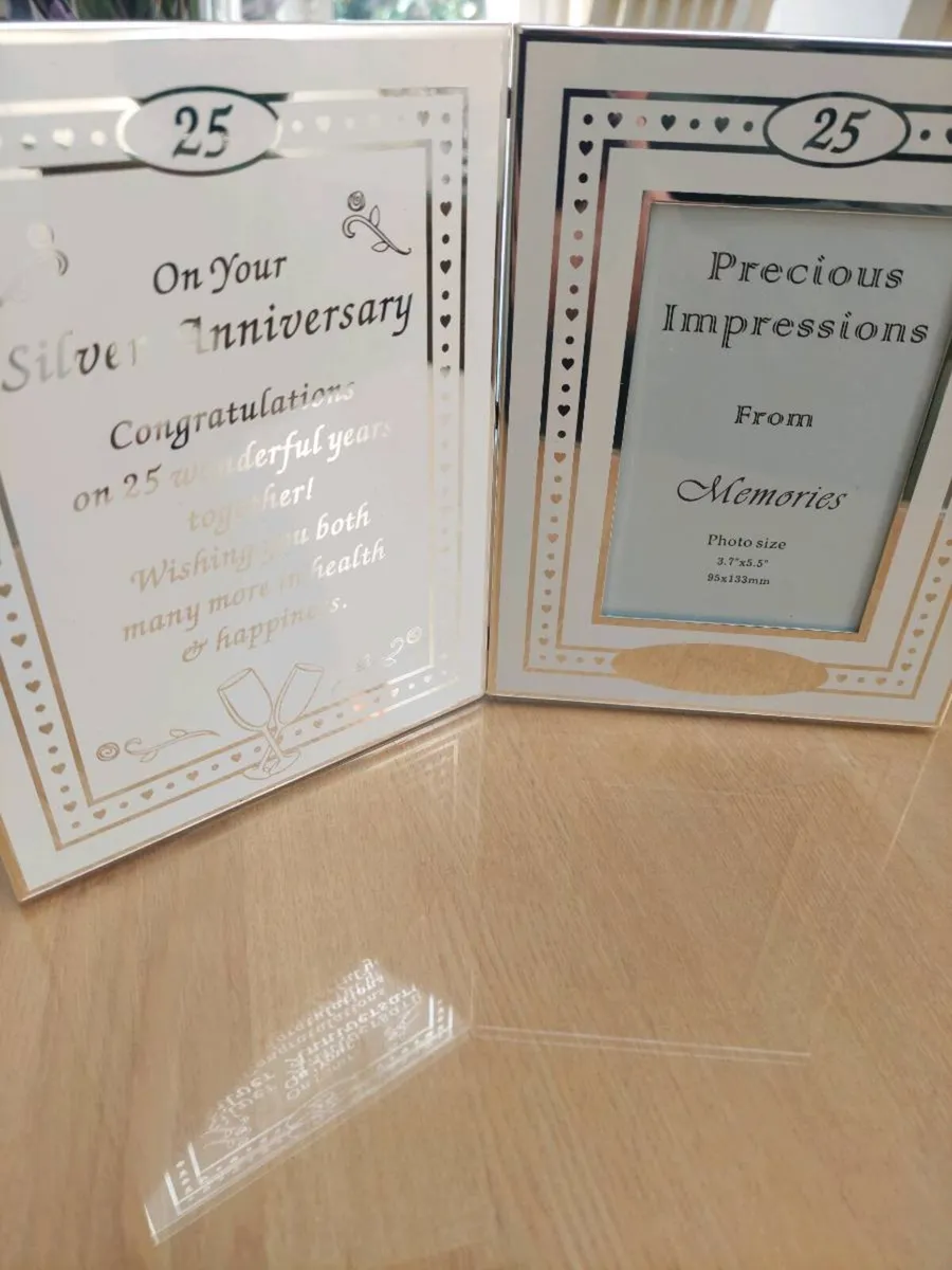 Picture frame - Image 1