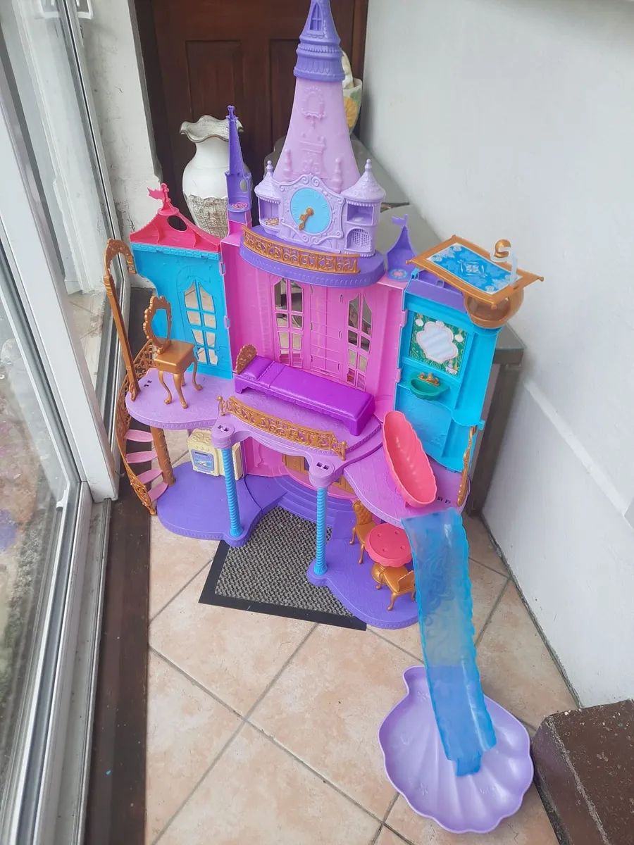Disney Princess Castle - Image 1
