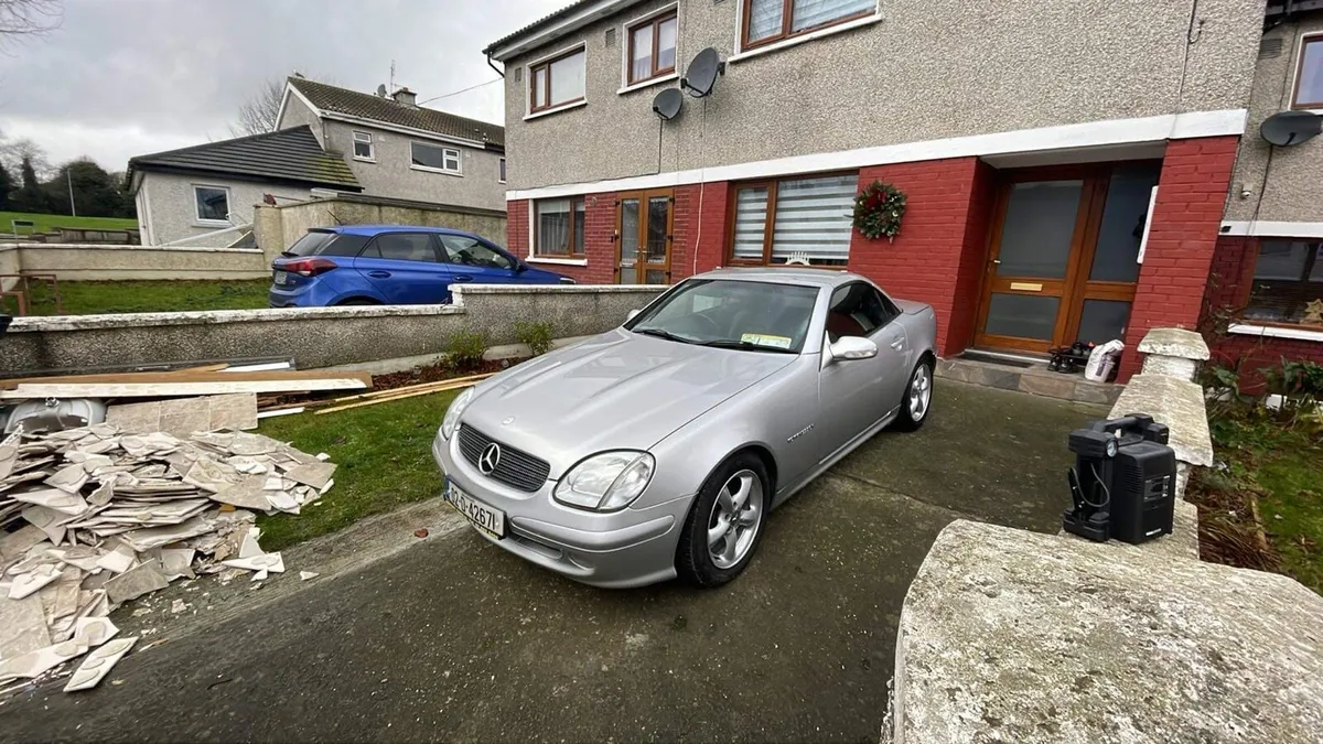 2002 Mercedes Benz SLK - Image 4