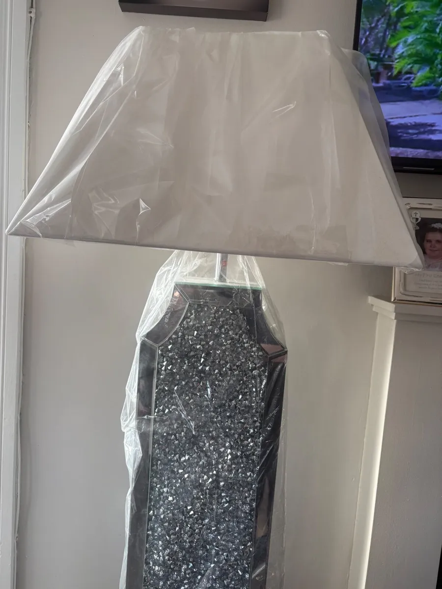 Brand new lamp with tags never been used! - Image 3