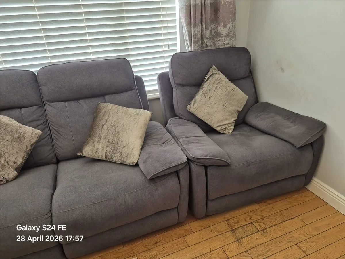 sofa and 2 arm chairs all - Image 3