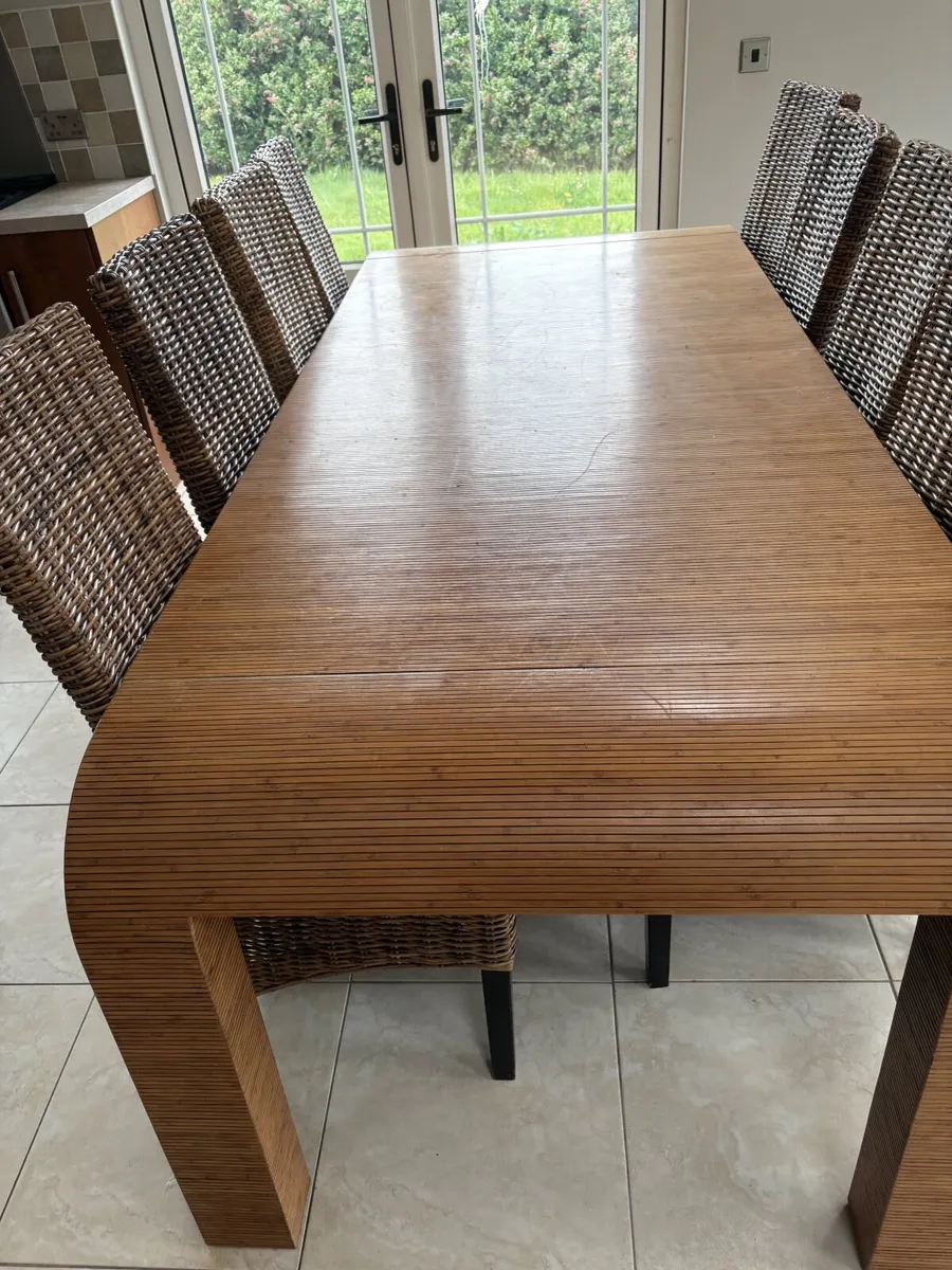 Table and 8 chairs - Image 2
