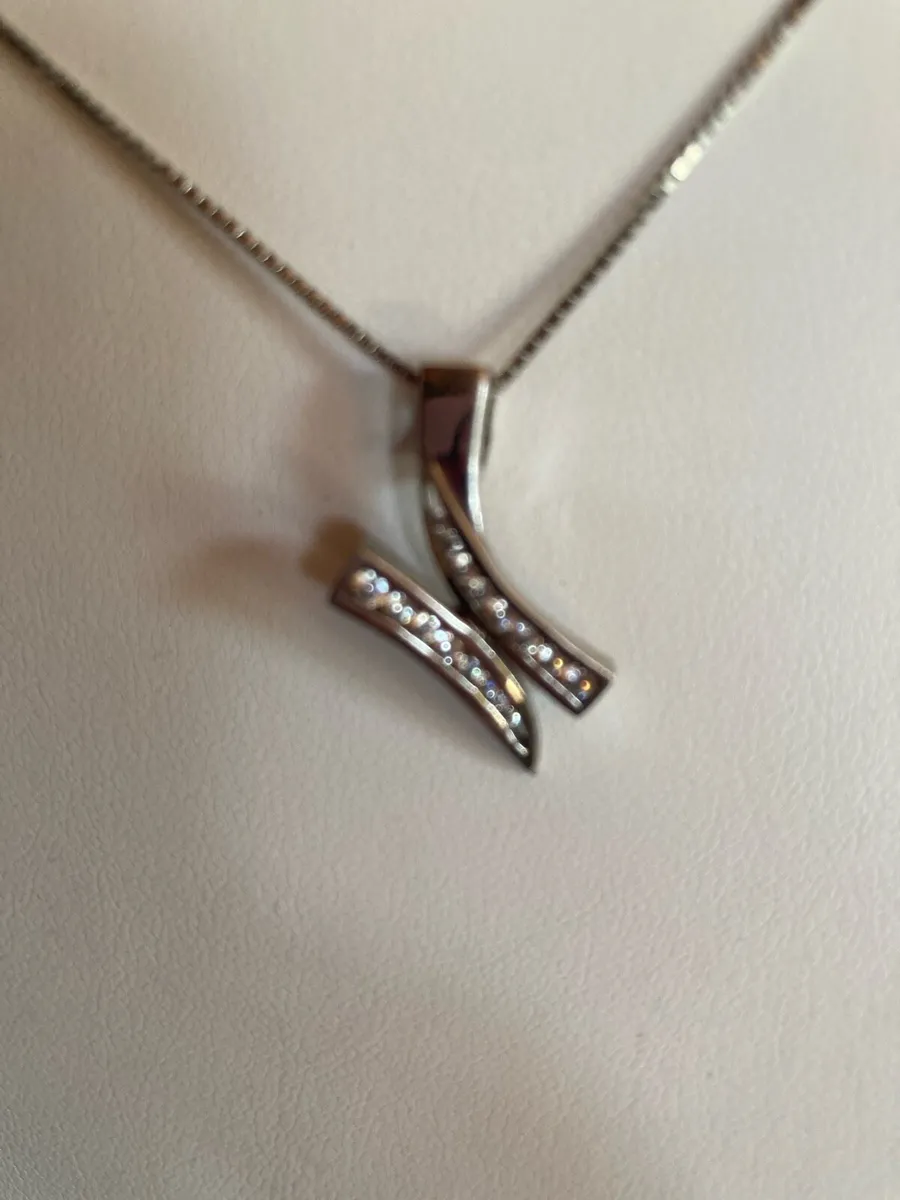 Sterling Silver chain and pendant - Image 1