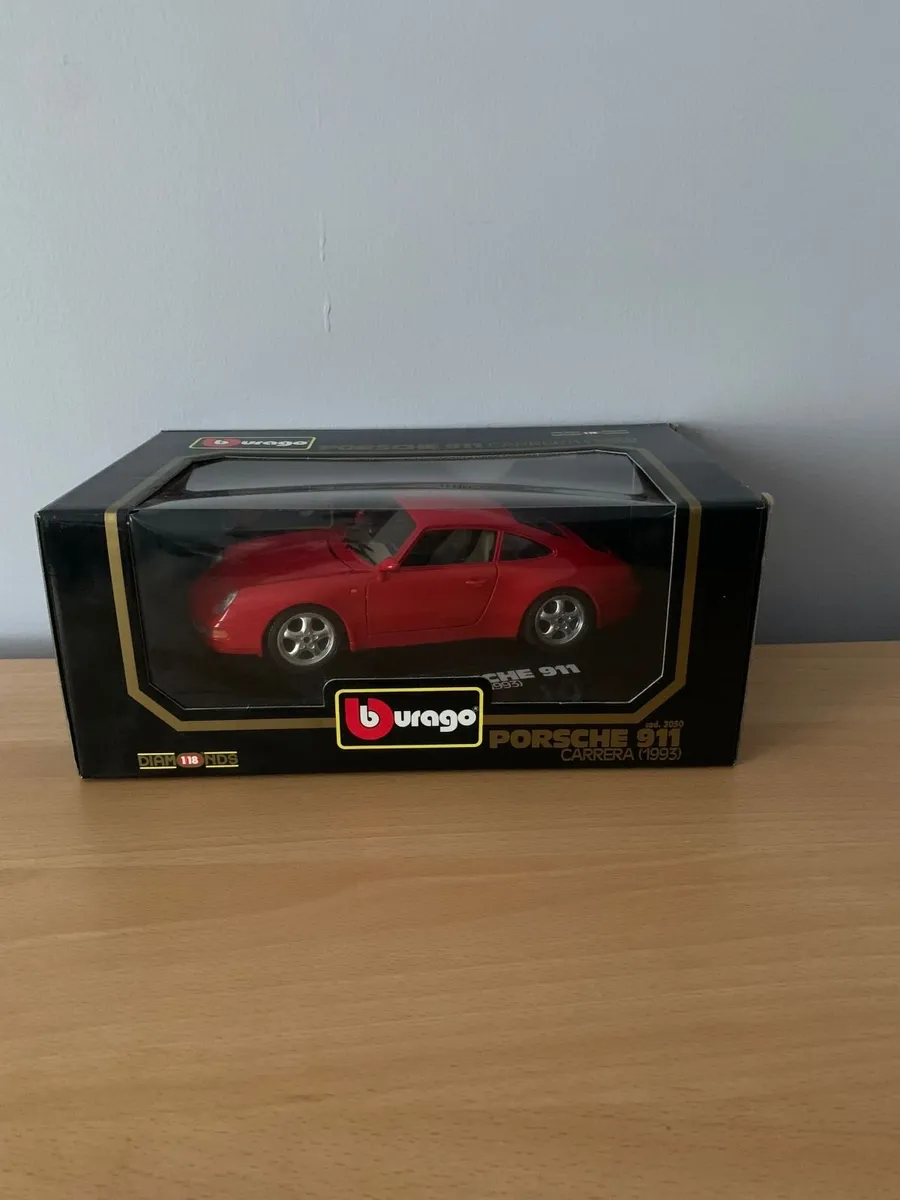 Porsche 911 Carrera (1993) 1/18 Burago Model Car - Image 4
