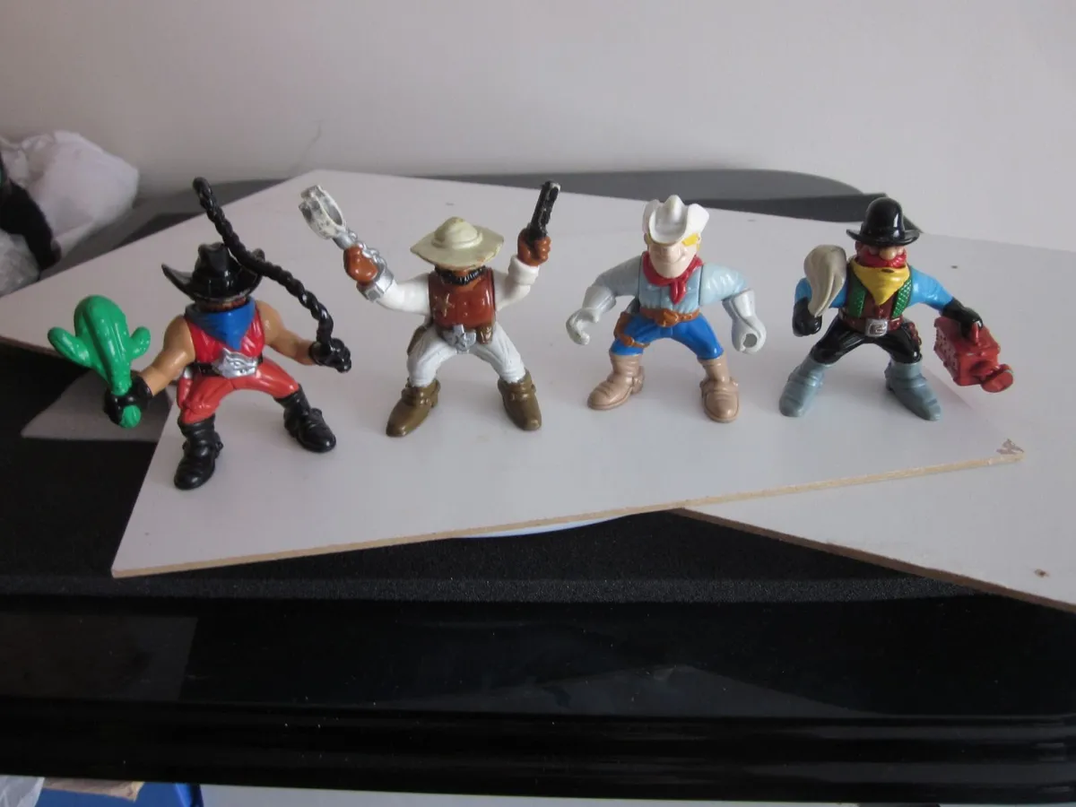 Fisher Price 1996 Wild West Figures X4 - Image 1