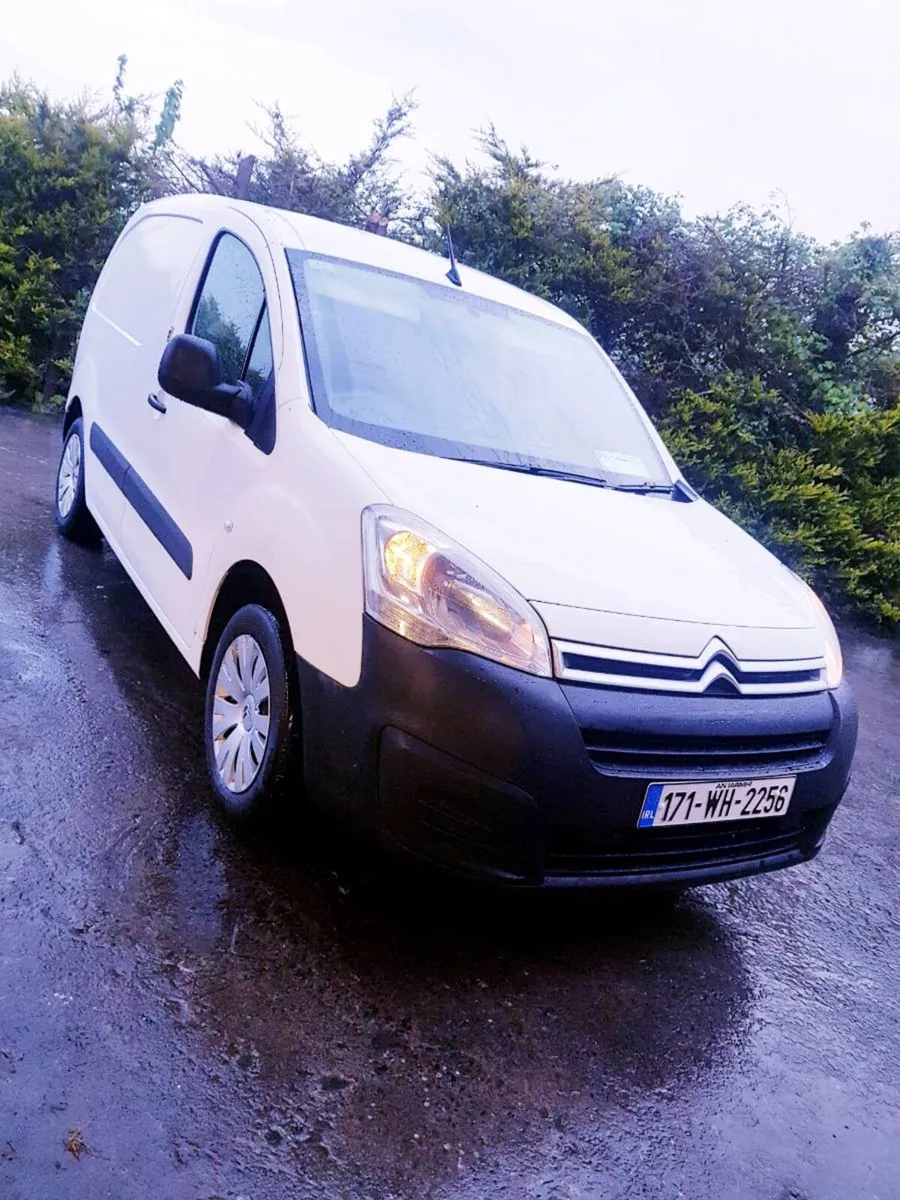 17 Citroen berlingo van,, 1.6 hdi,  clean van - Image 1