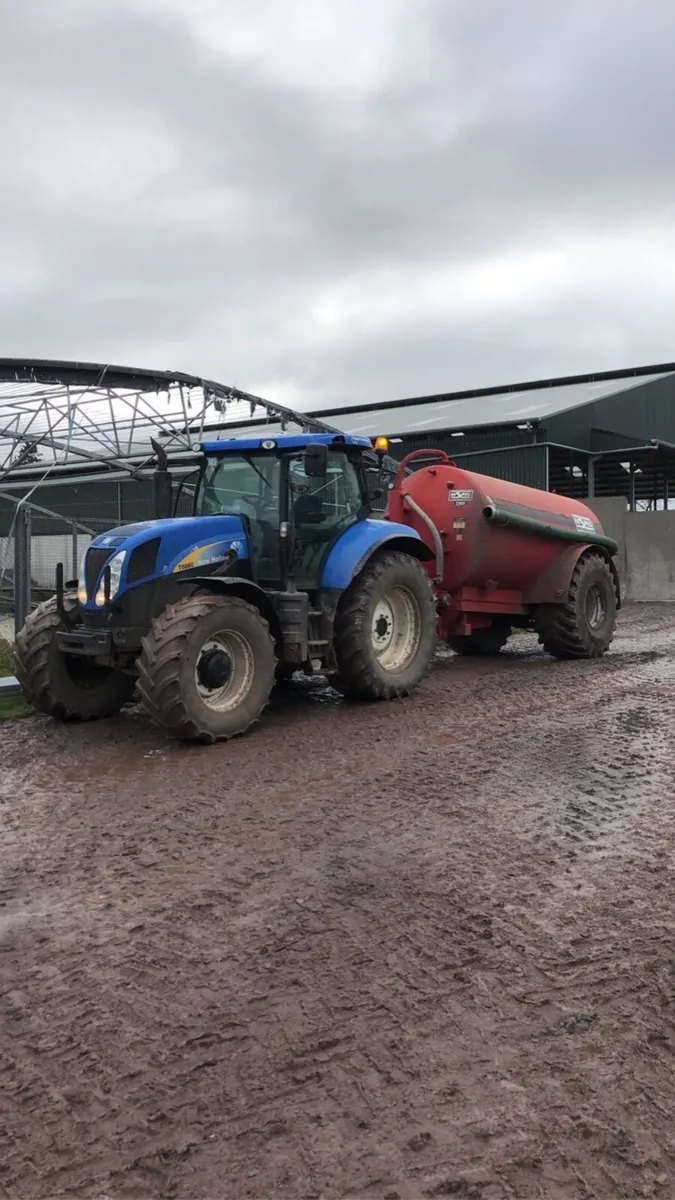 Experienced tractor, loader and excavator driver - Image 3