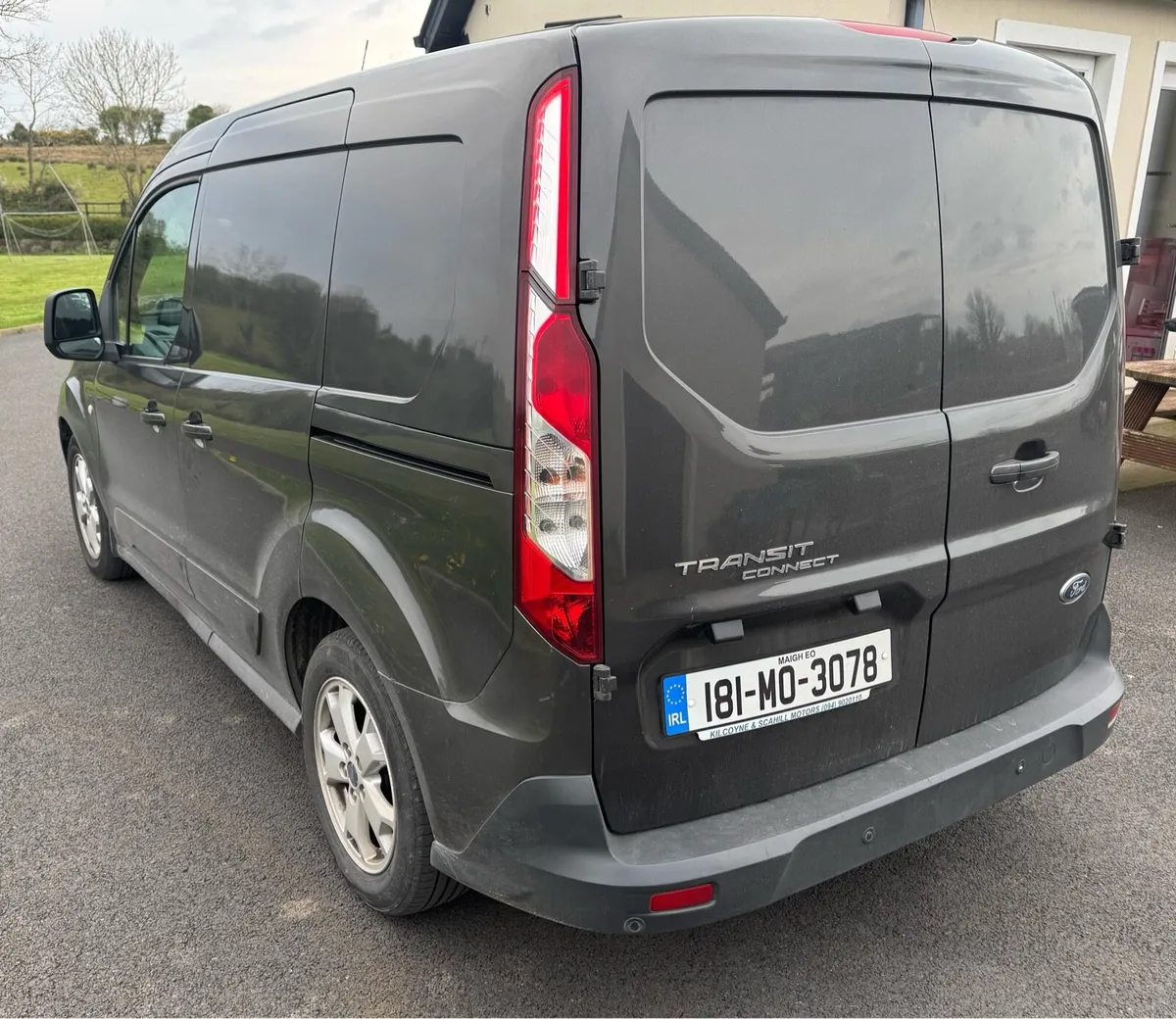 Ford Transit Connect Limited Auto - Image 2