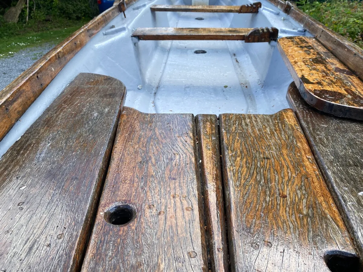 Lake boat - Image 4