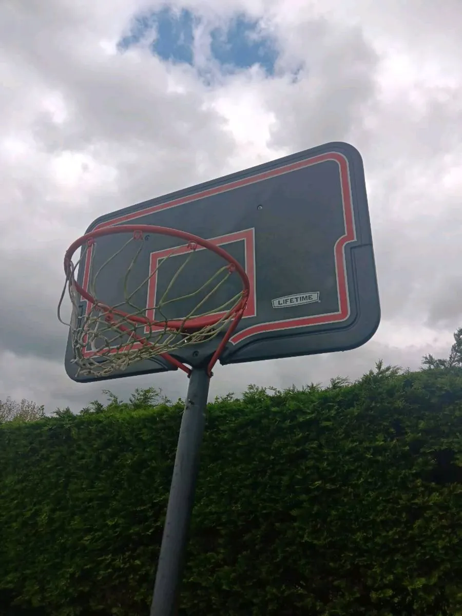 Basketball stand - Image 2