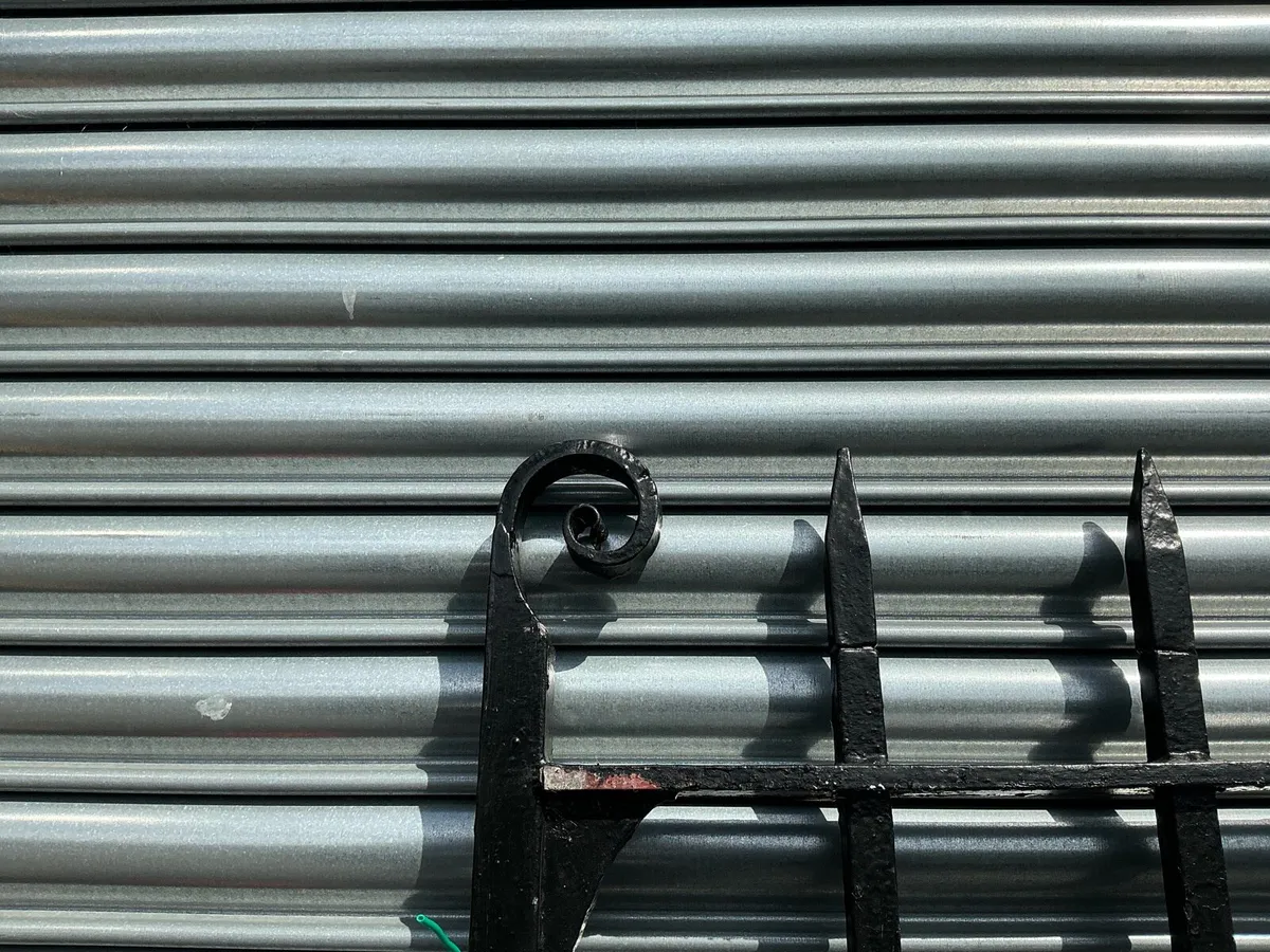 10ft ornamental wrought iron gates - Image 3