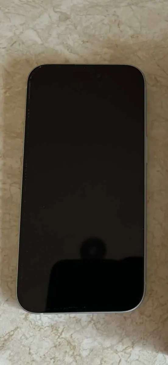 iPhone 15 - Image 2