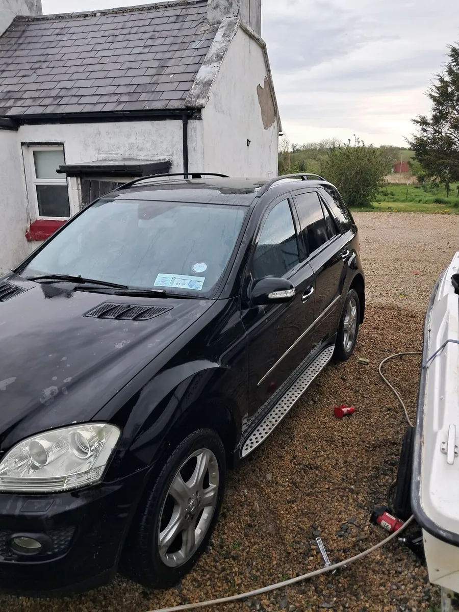2007 Mercedes ml320 - Image 2