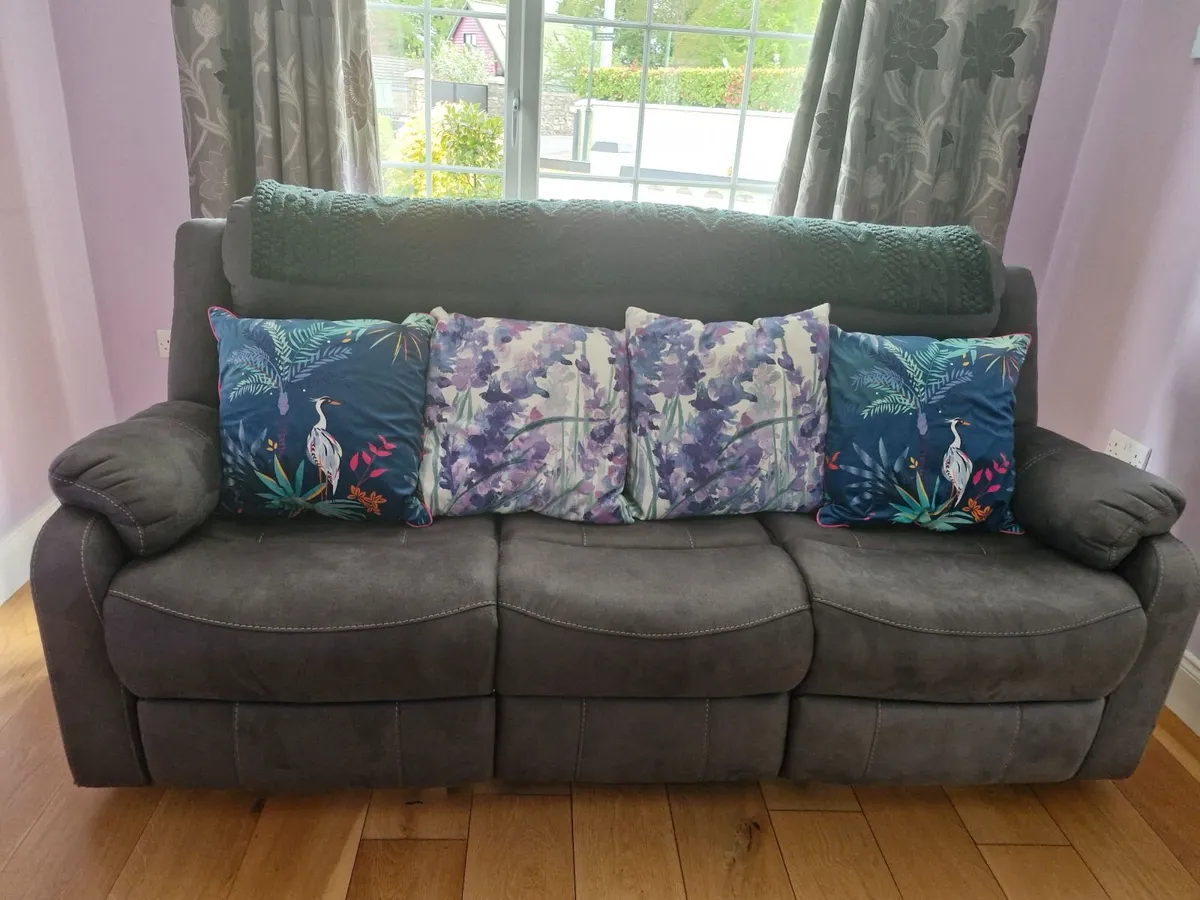 3 Seater couch - Image 4