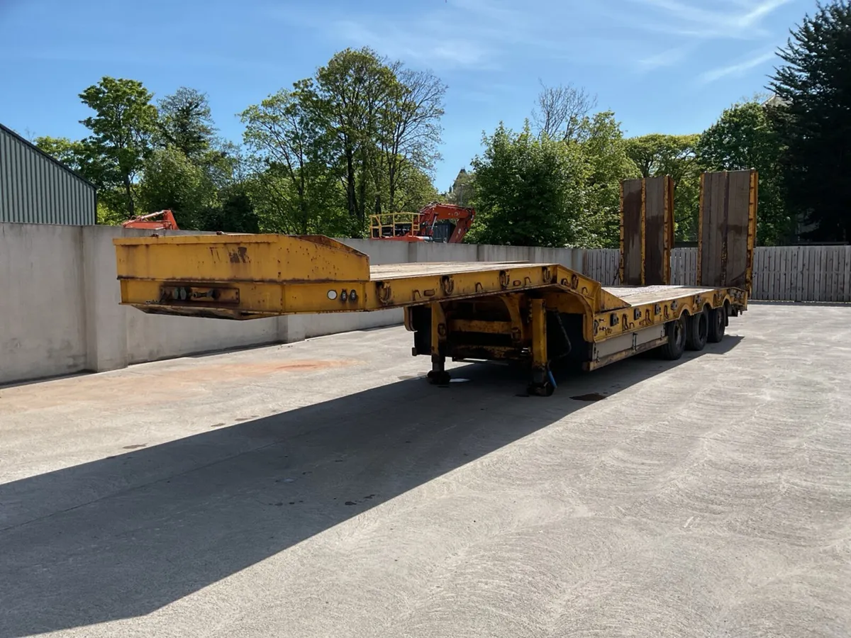 2004 Mac Low Loader - Image 1