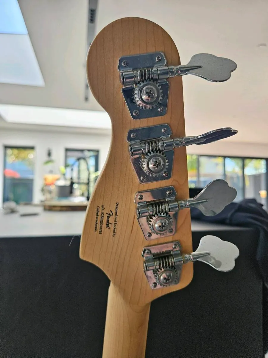 Squier precision bass - Image 3