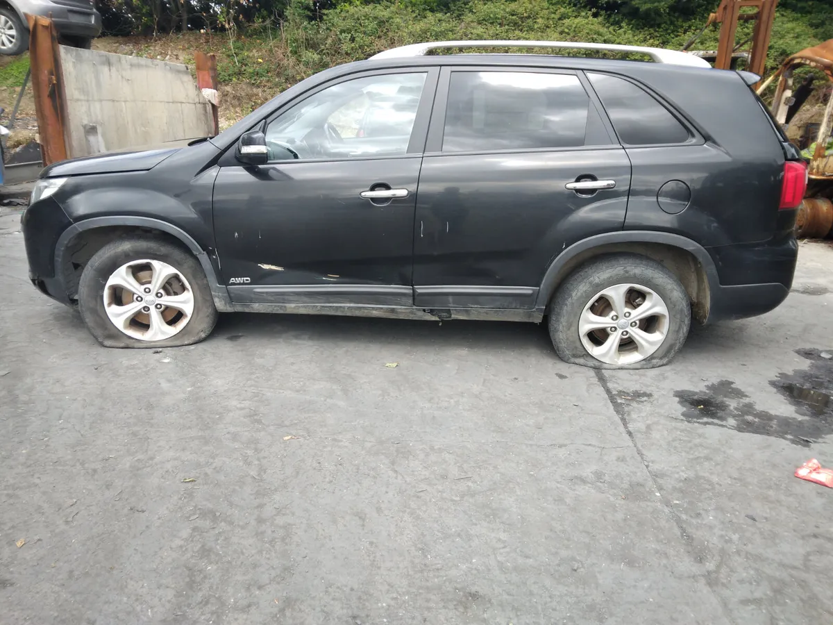 2017 Kia Sorento For Breaking/Dismantling - Image 2