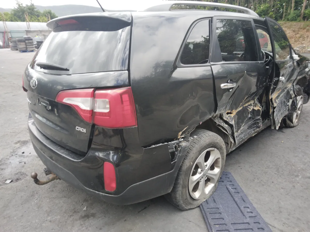 2017 Kia Sorento For Breaking/Dismantling - Image 4
