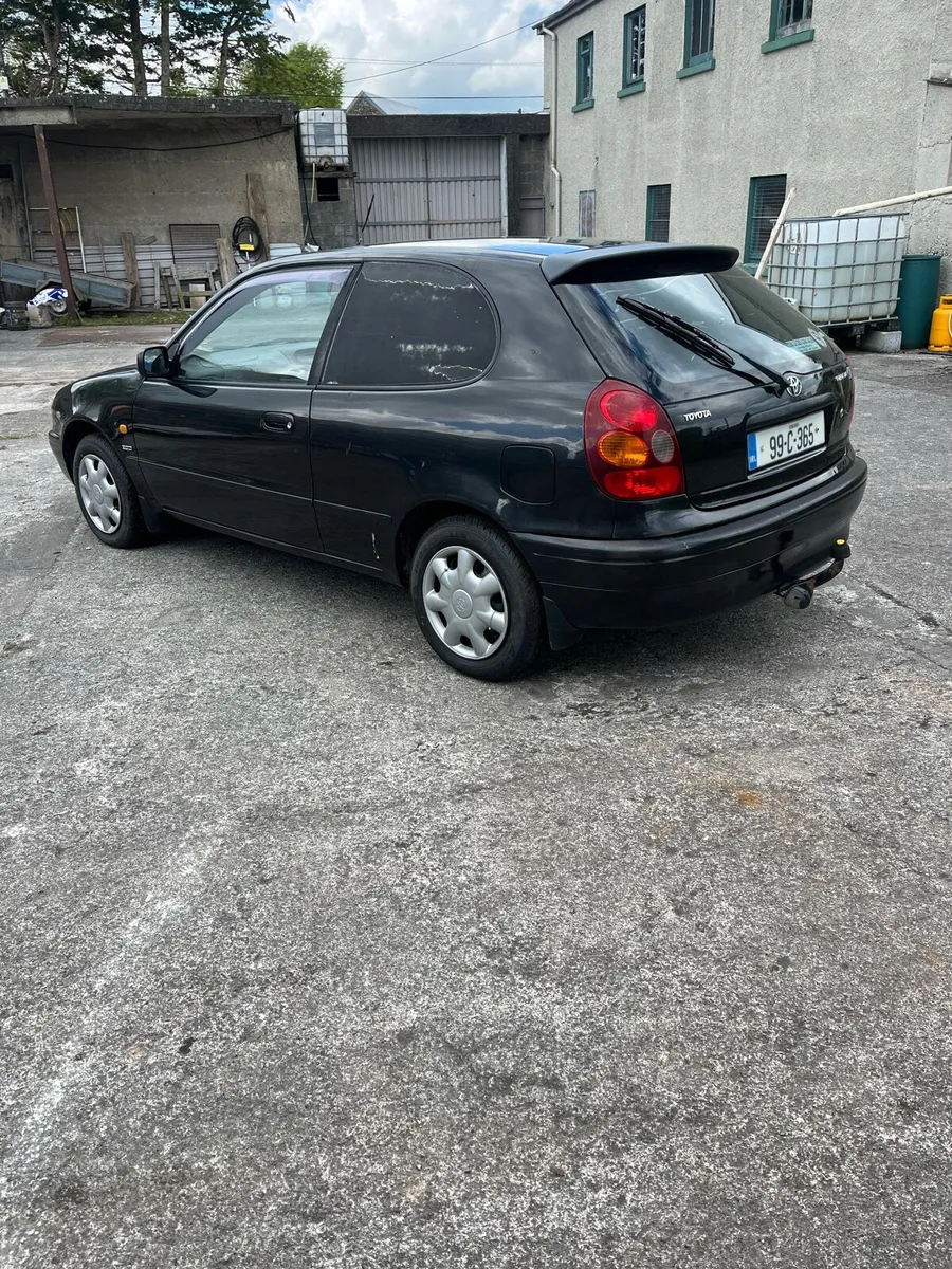 Toyota Corolla van - Image 4