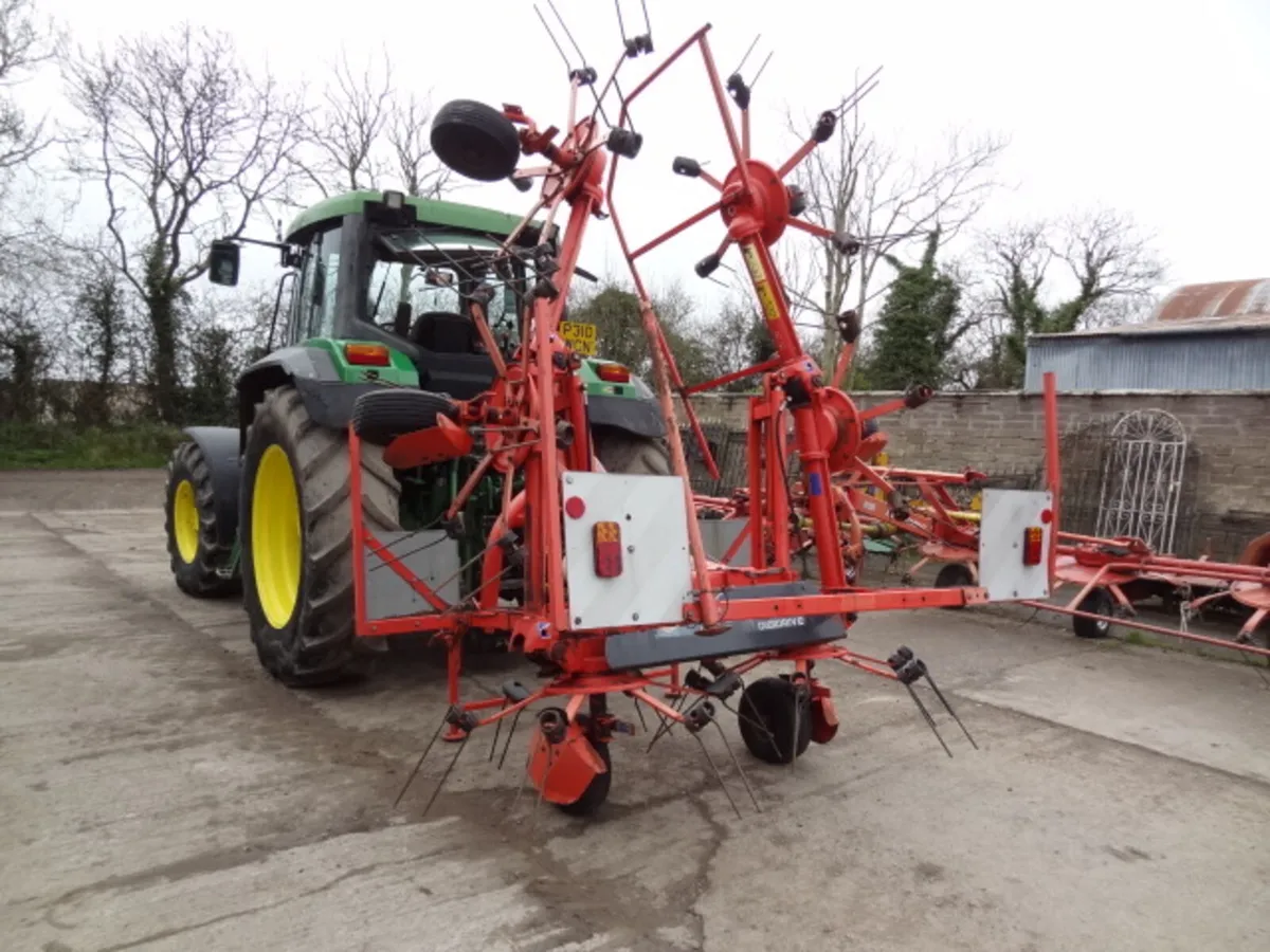 Kuhn GF642 Digidrive 6 Rotor Tedder - Image 3