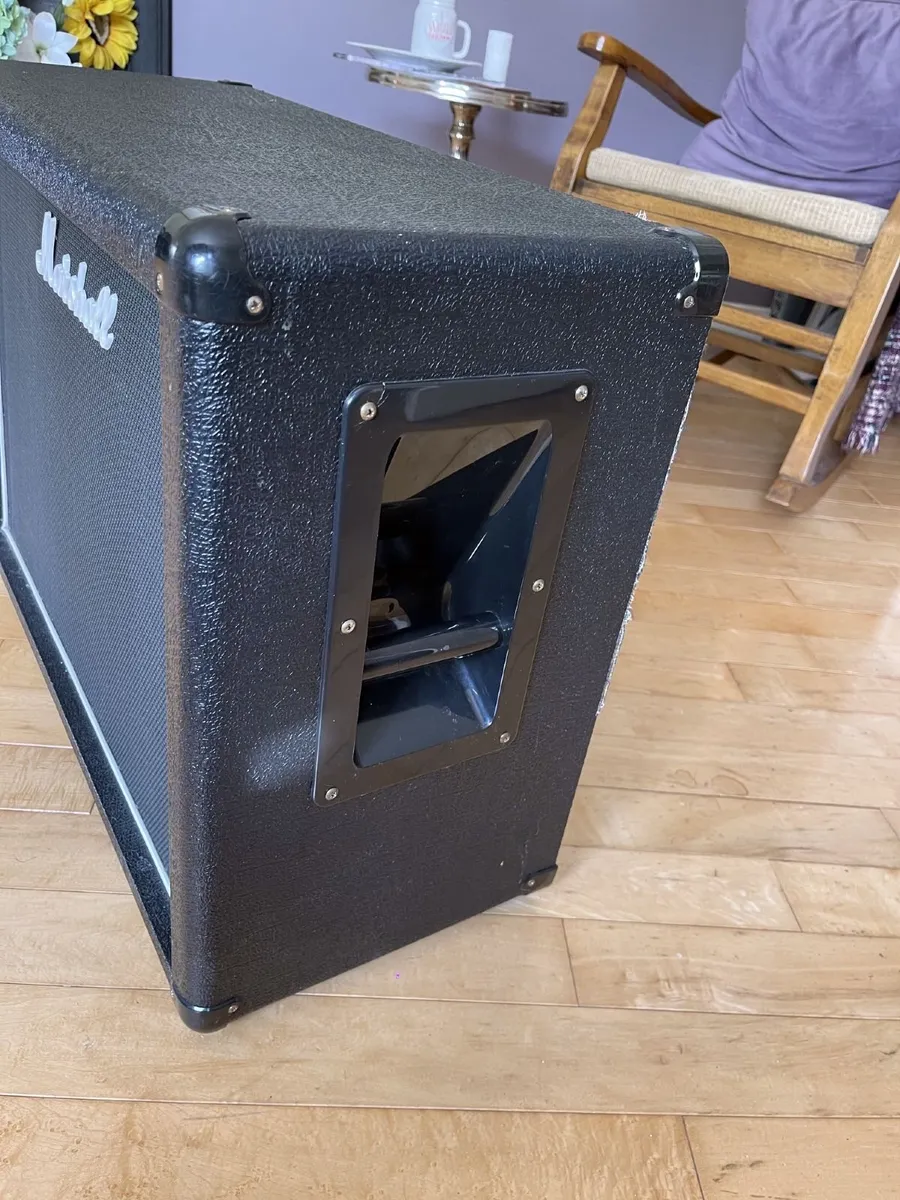 Marshall 2 x 12" Speaker Cabinet - Image 3