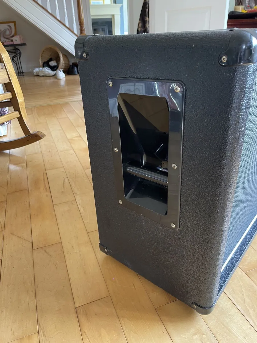 Marshall 2 x 12" Speaker Cabinet - Image 4